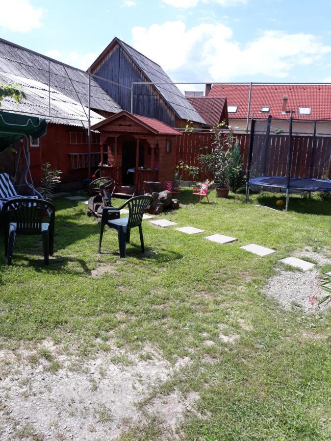 Molnar Vendeghaz Bed & Breakfast เปรอิด ภายนอก รูปภาพ