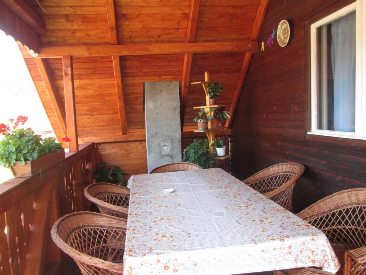 Molnar Vendeghaz Bed & Breakfast เปรอิด ภายนอก รูปภาพ